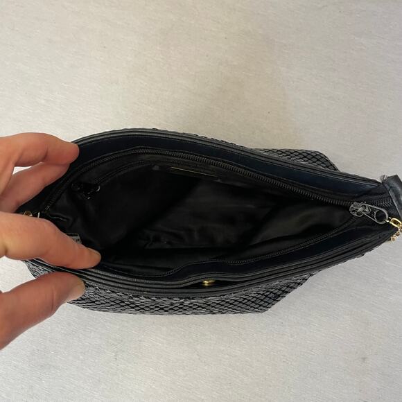 Vintage Whiting and Davis Black Metal Mesh Clutch Purse with Gold Hardware - Picture 9 of 12